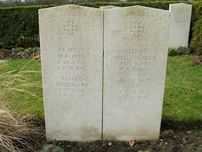 19.10.42 Ju 88 Wnr.144399 Full crew KG6