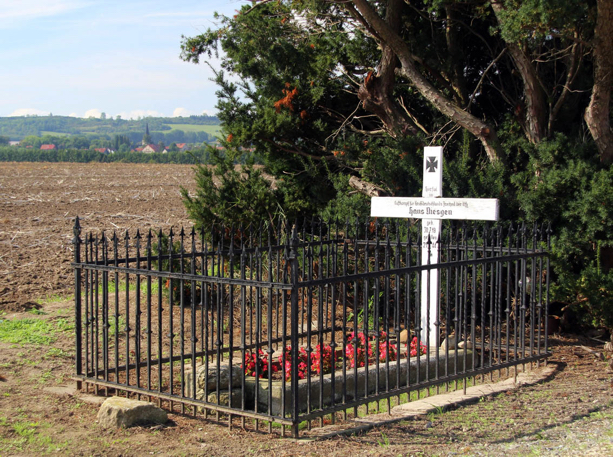 grave_Hans Niesgen1