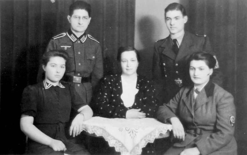 (15) Ortlieb with his family