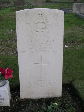 woods-97-squadron-lincoln-re373