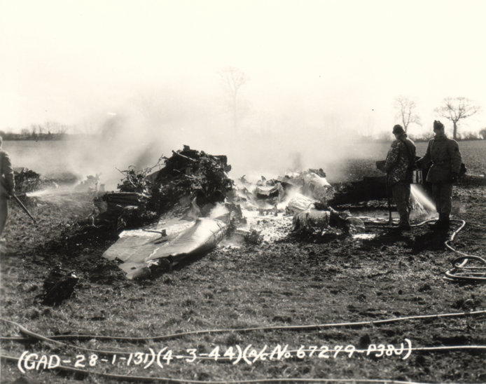 44-03-04 42-67279 P-38J Photo 01